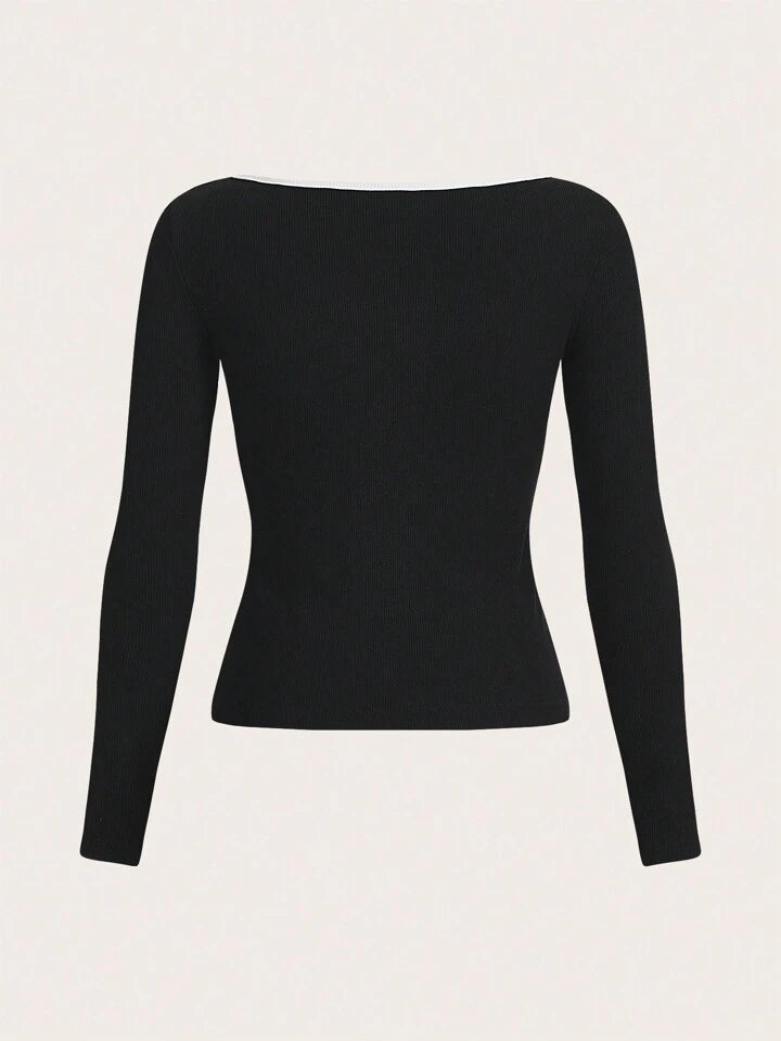 Essence Contrast Binding Sweetheart Neck Tee