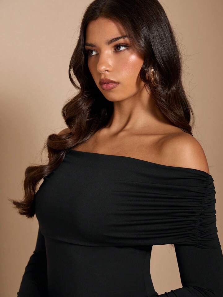 Solid Color Elegant Minimalist Sexy Shoulder Ruched Fitted Midi Dress