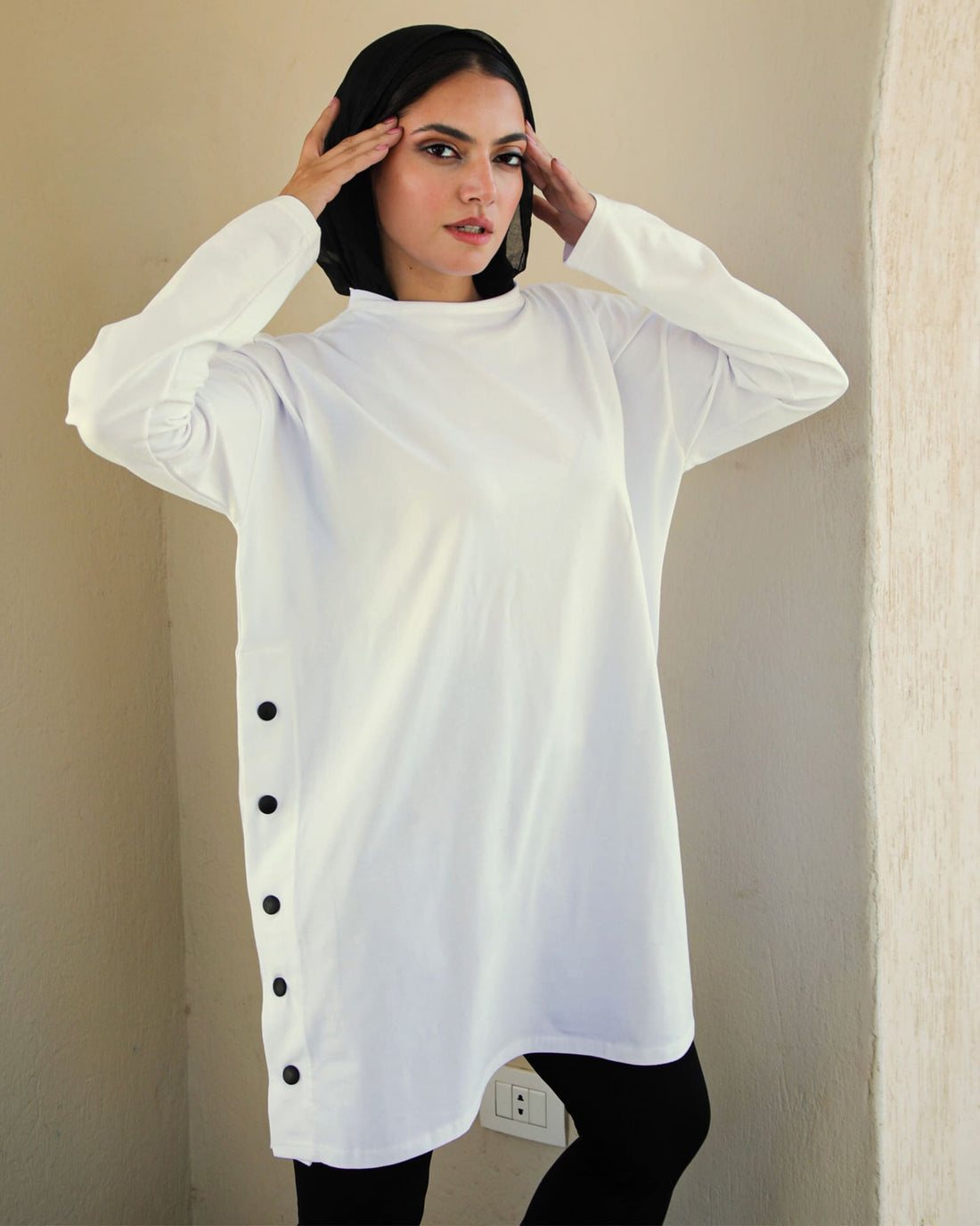 SIDE BUTTON LONG T-SHIRT O-NECK