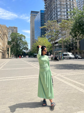WOMEN'S SOLID COLOR ROUND NECK RUCHED WAIST LONG DRESS