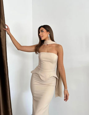 STRAPLESS PEMPUL DRESS WITH LONG SCARF