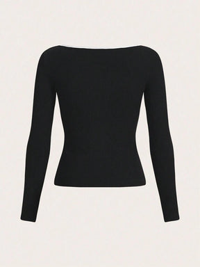 Essence Contrast Binding Sweetheart Neck Tee