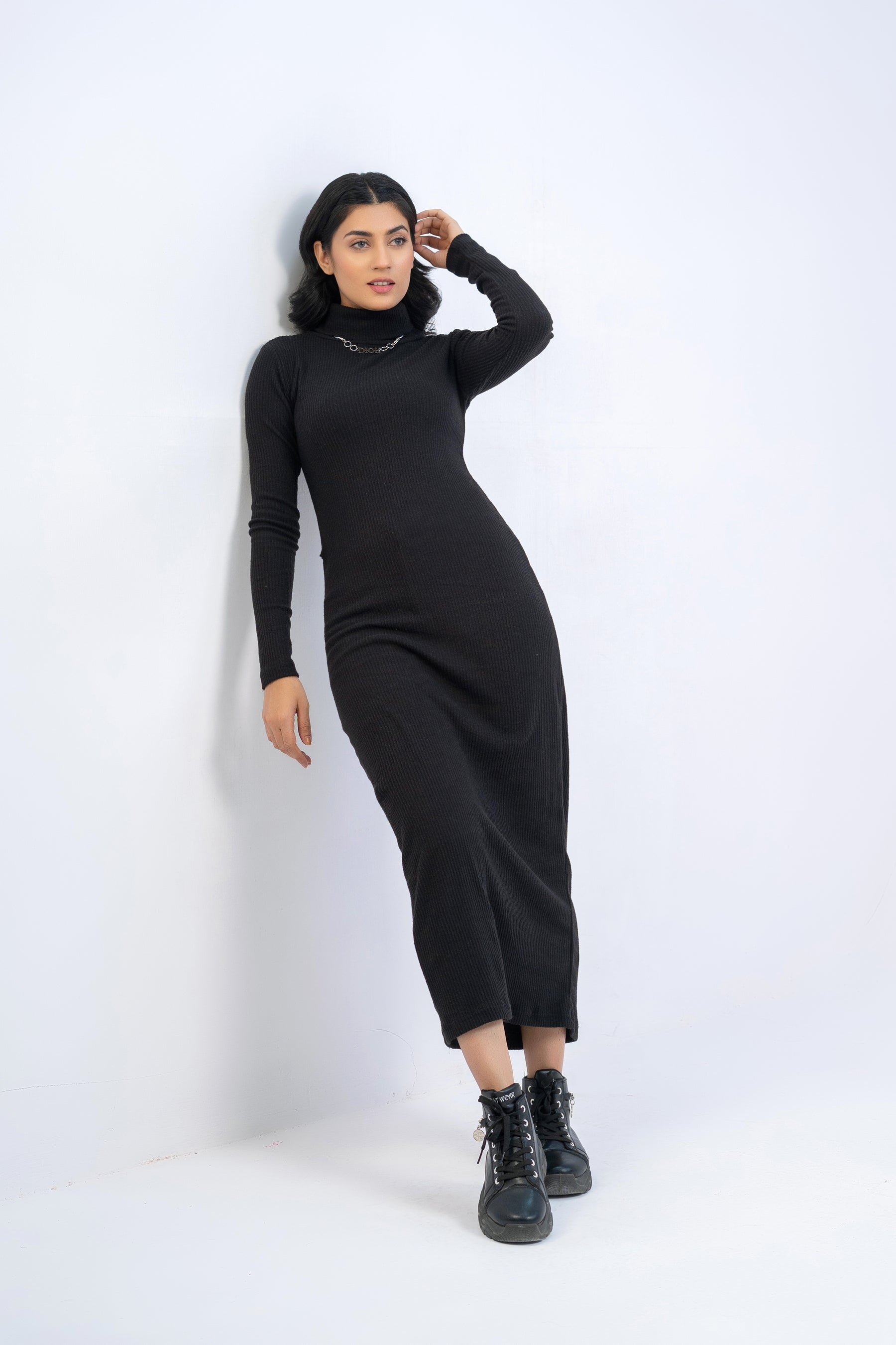 KNITTED  LONG TURTLENECK FITTED SWEATER DRESS