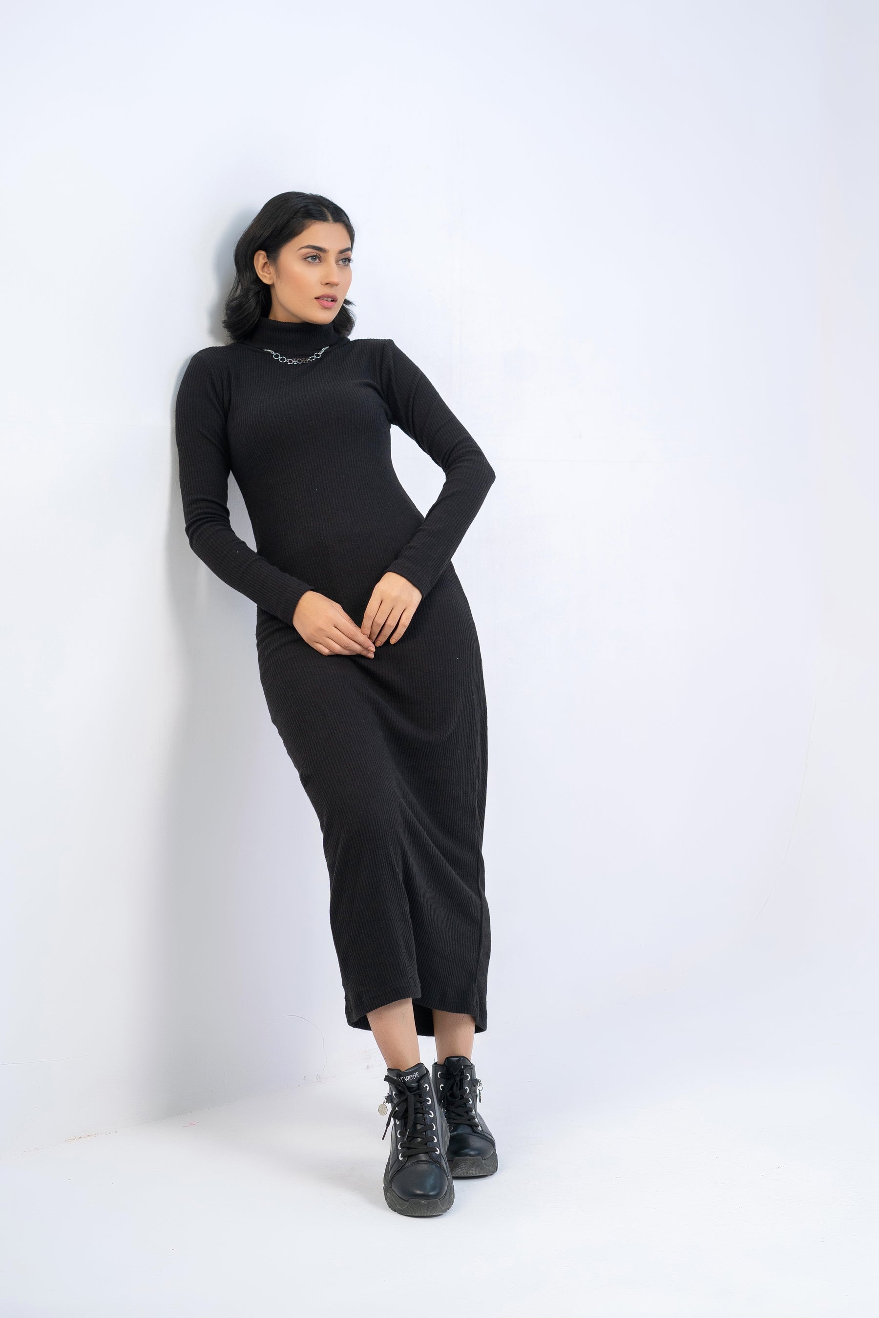 KNITTED  LONG TURTLENECK FITTED SWEATER DRESS