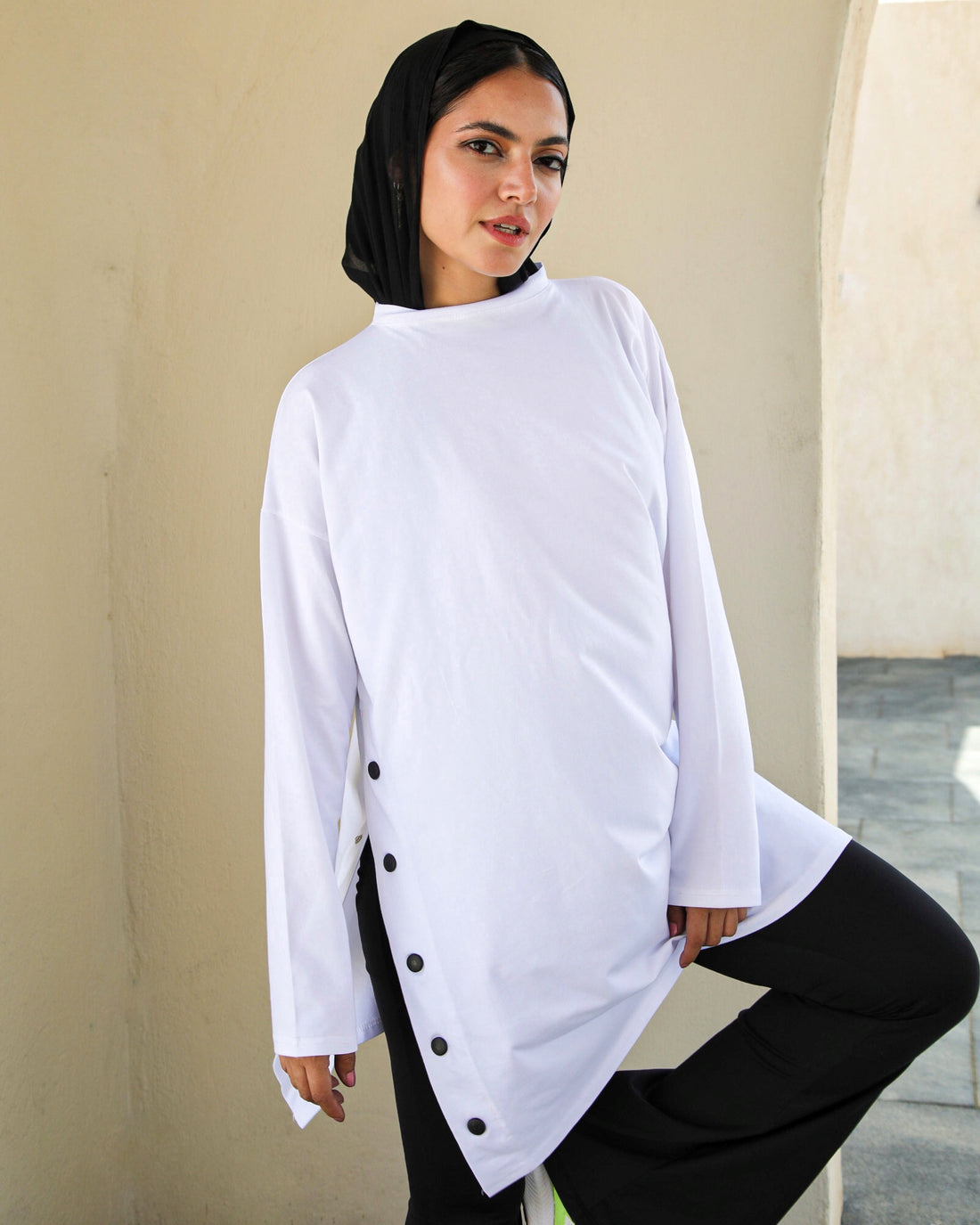 SIDE BUTTON LONG T-SHIRT O-NECK