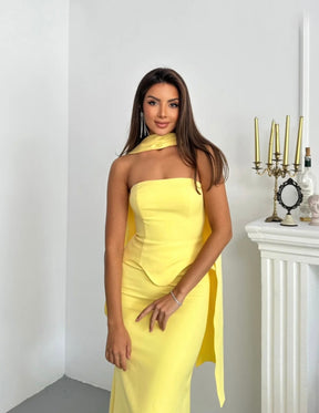 STRAPLESS PEMPUL DRESS WITH LONG SCARF