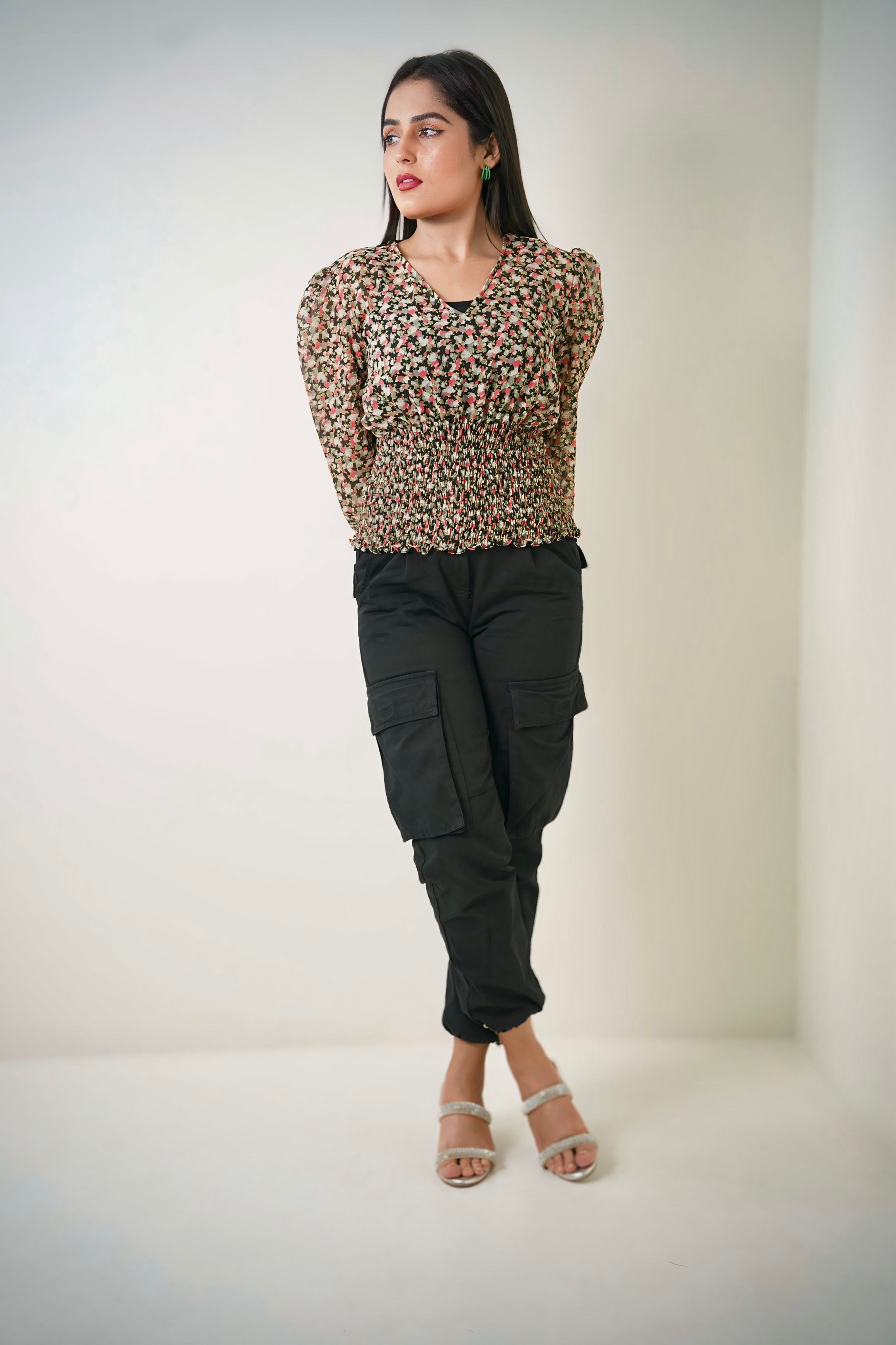 V-NECK FLORAL PRINT PUFF SLEEVES TOP