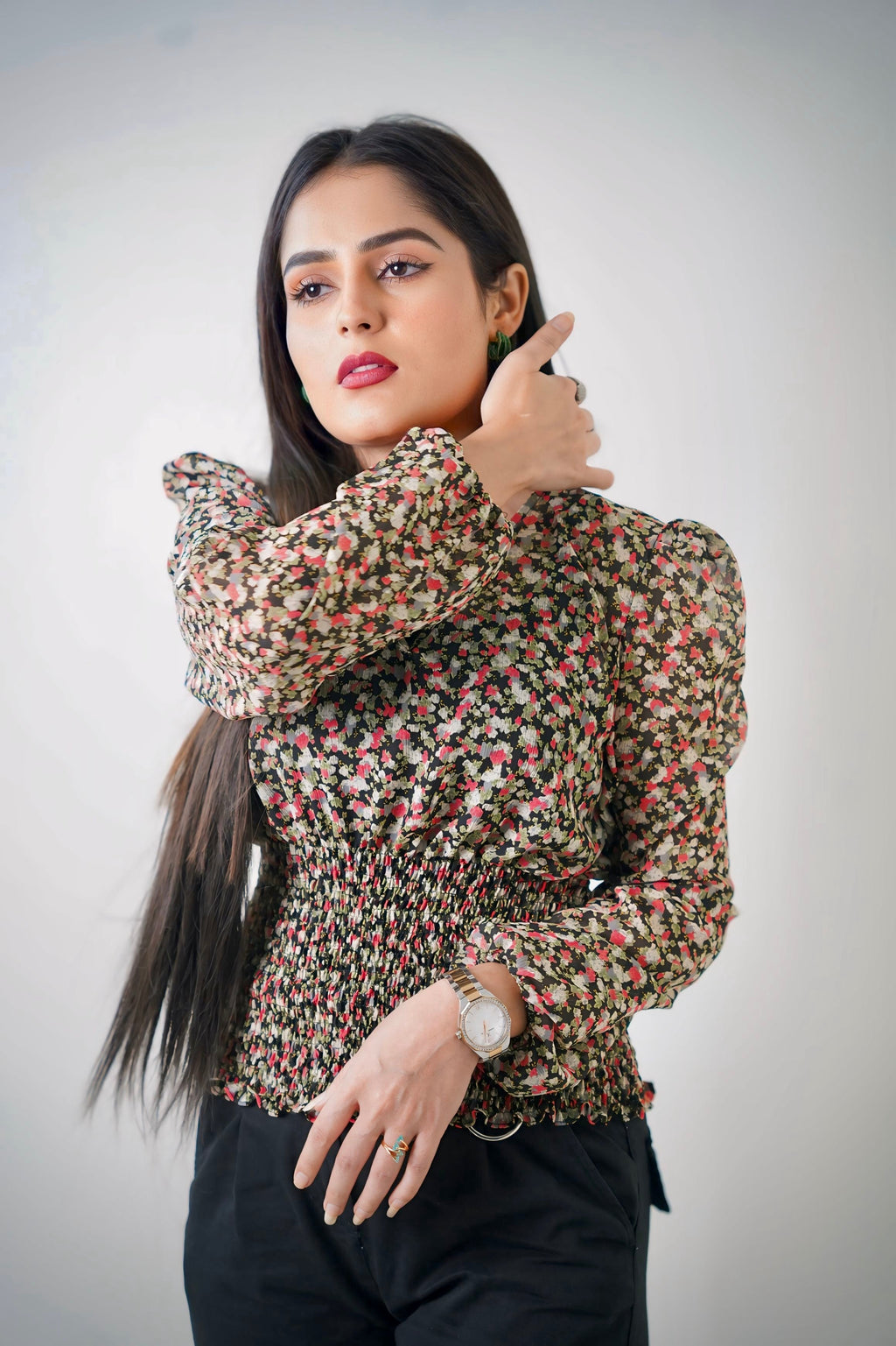 V-NECK FLORAL PRINT PUFF SLEEVES TOP
