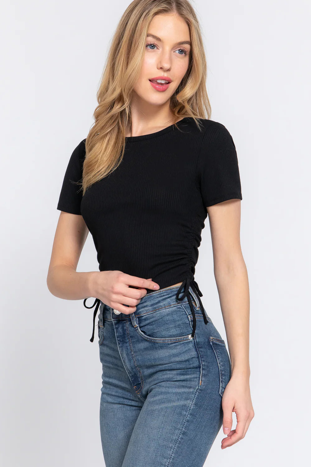 SHORT SLEEVS SIDE RUCHED DETAIL RIB KNIT TOP